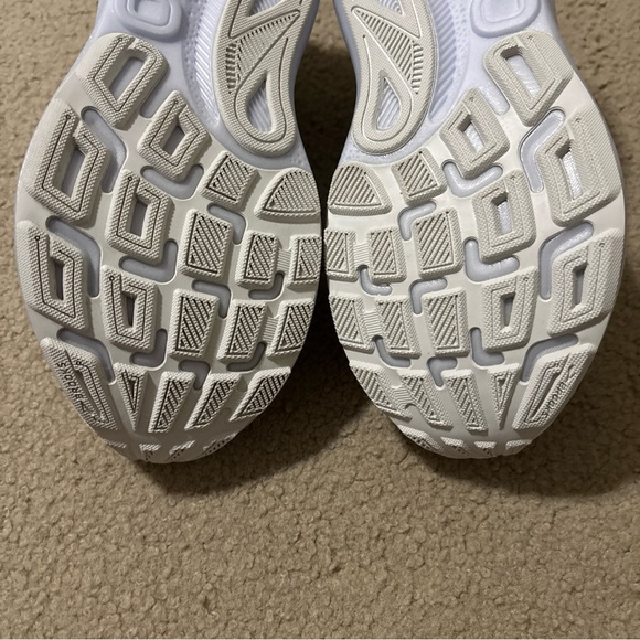 Brooks Adrenaline GTS 24 Women’s Size 9.5D Shoes Sneakers 1204261B148 White NEW - Picture 12 of 13